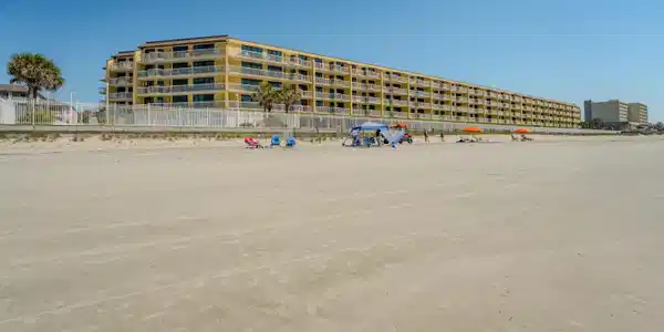 Image 4: Yellow Condo-7