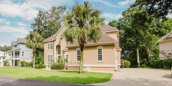 Image 2: Front and Driveway