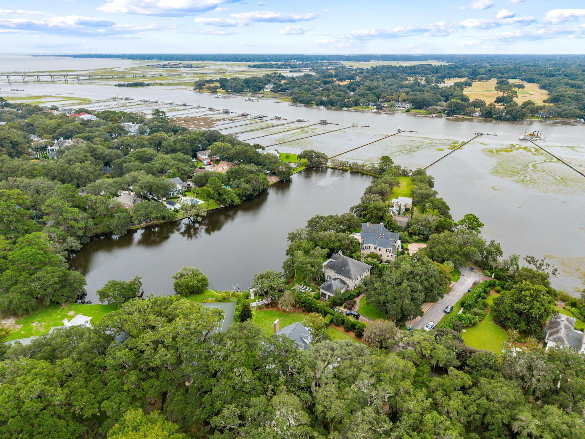 Image 3: 42-web-or-mls-8 New Town Ln - Coastal R