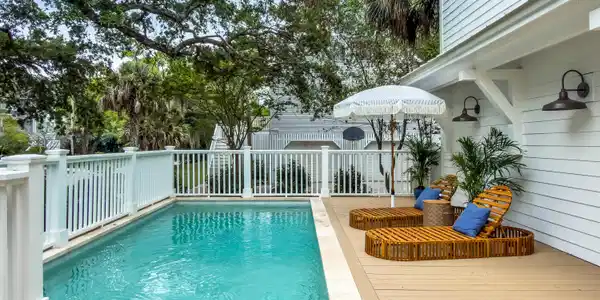 Image 4: Pool