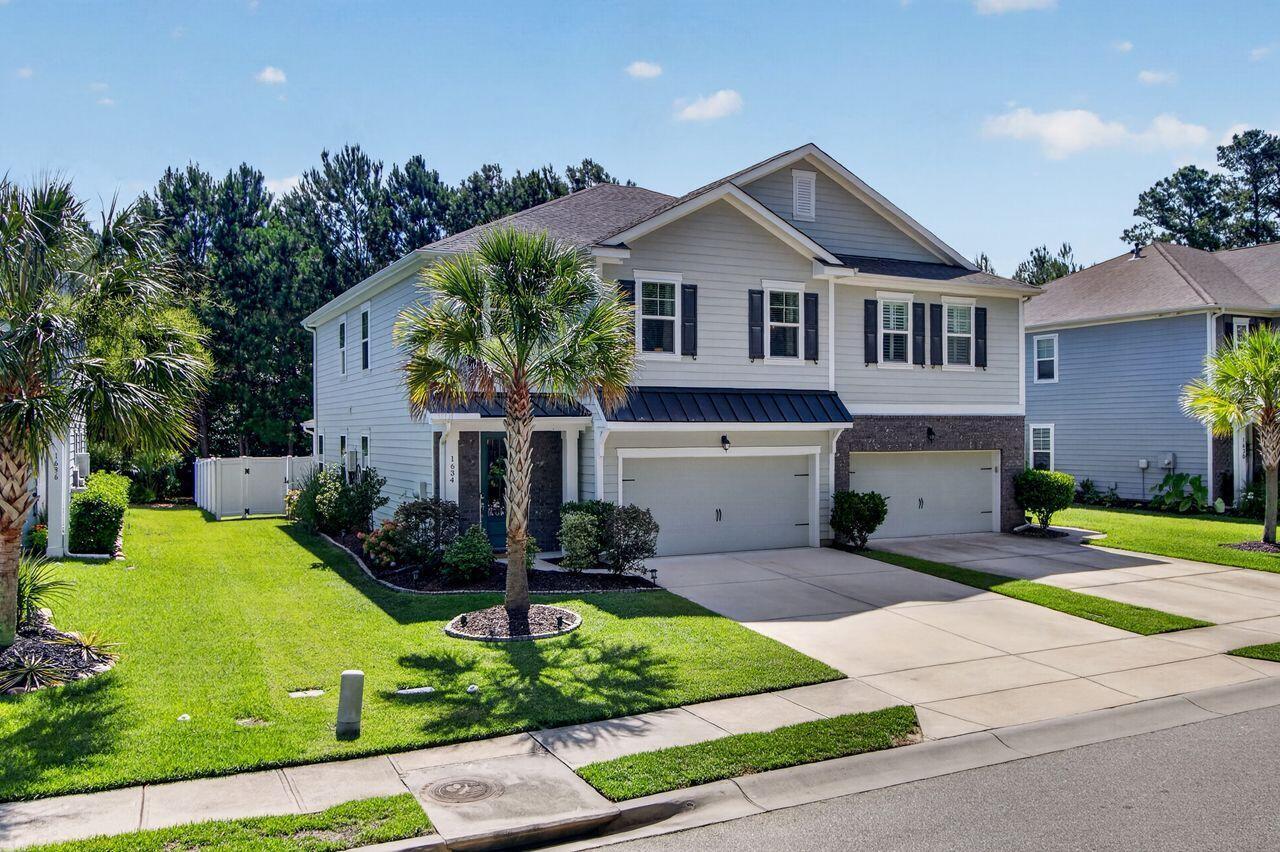 Image 1: End unit townhome