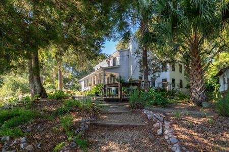 8555 Middleton Point Lane, Edisto Island SC 29438
