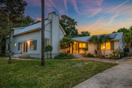 3305 Hartnett Boulevard