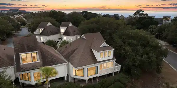 737 Spinnaker Beachhouse