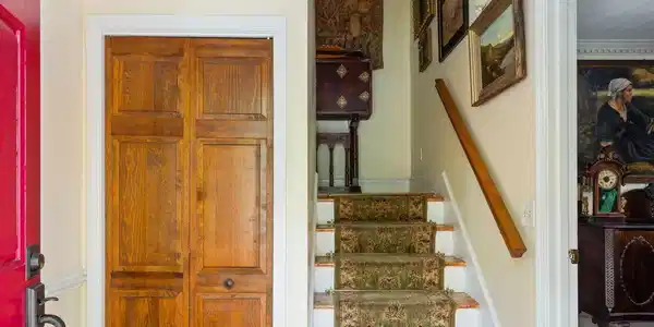Image 4: foyer