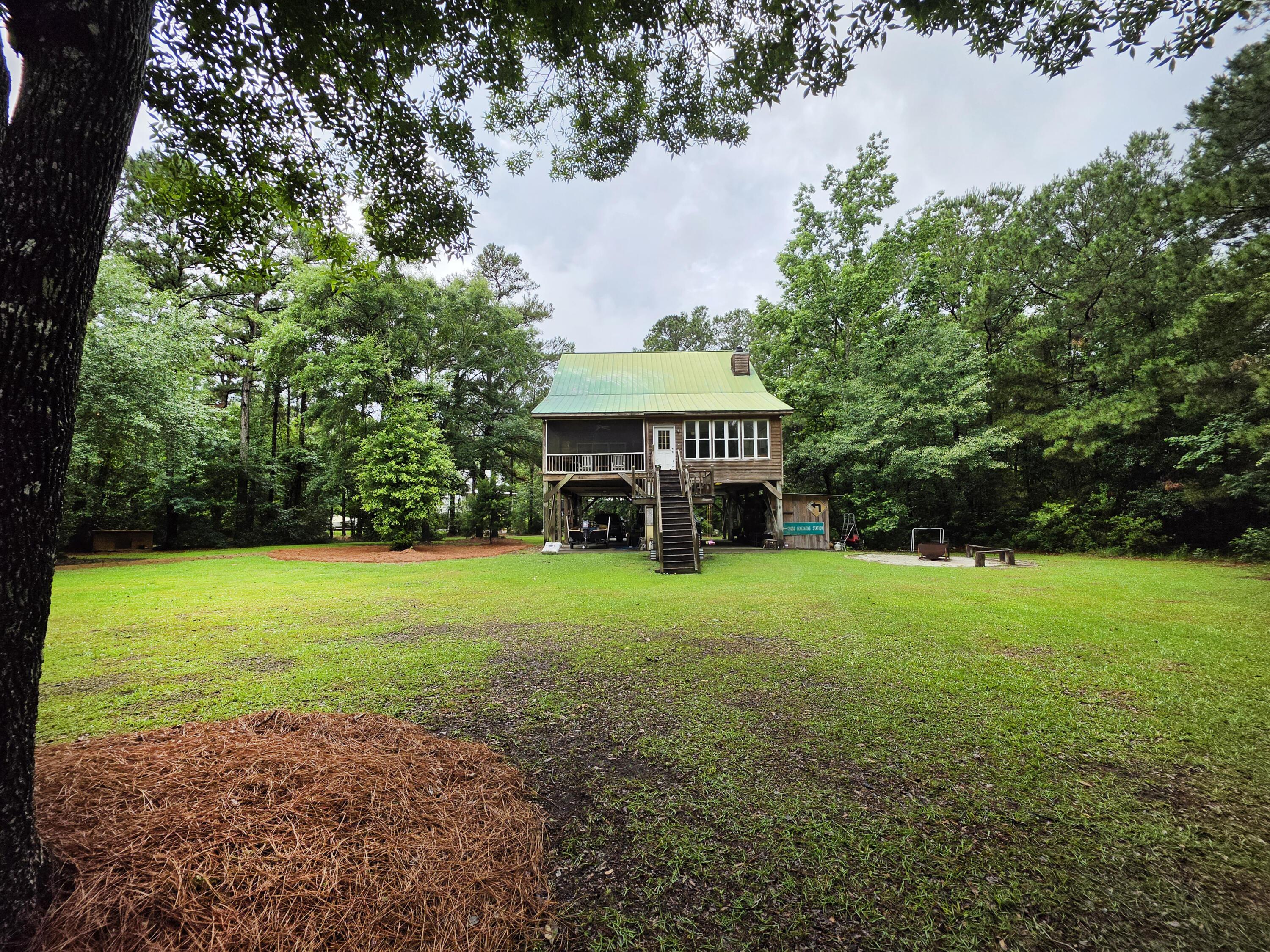 Image 2: 27-Backyard