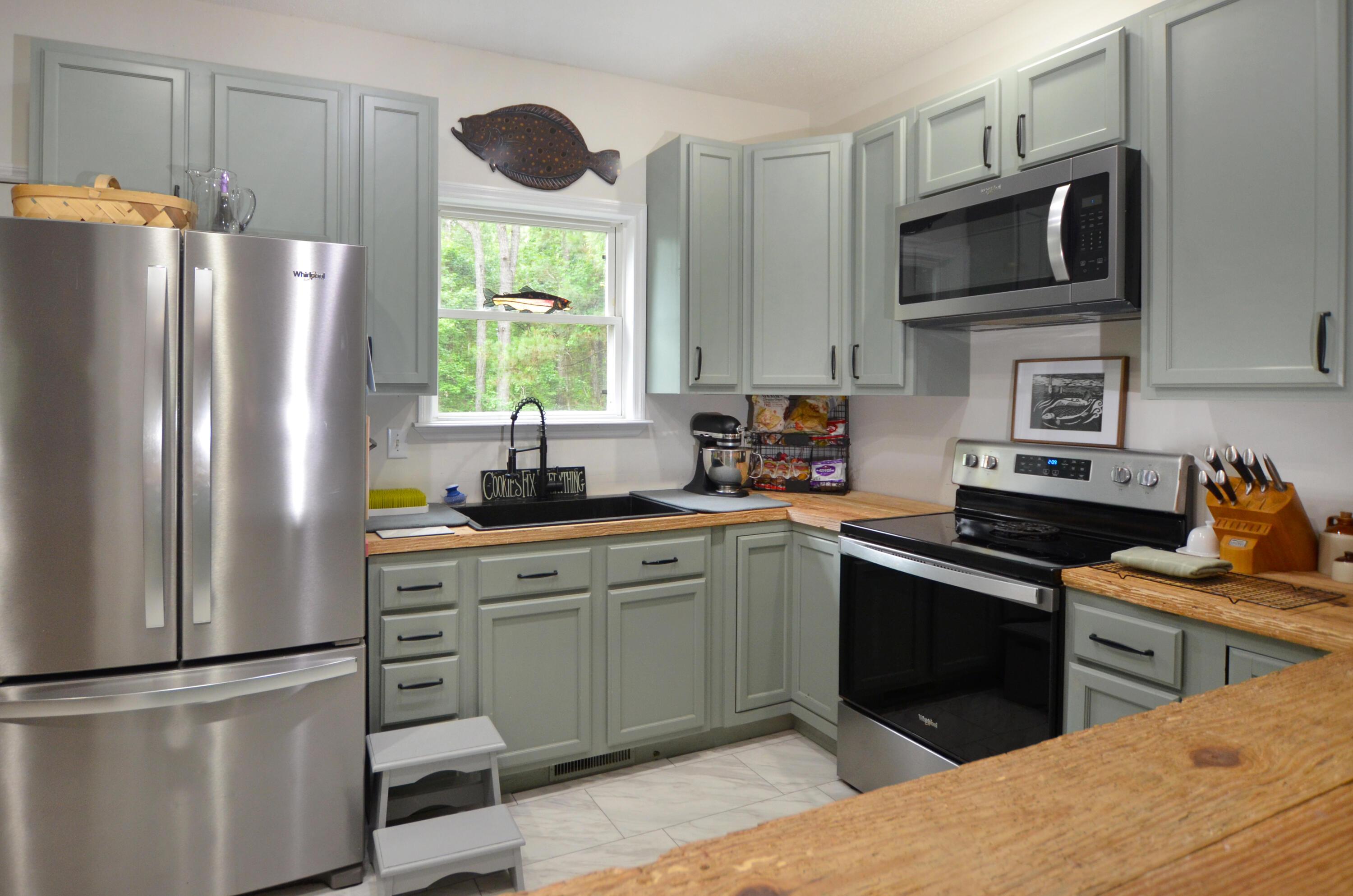 Image 4: 12-KitchenB