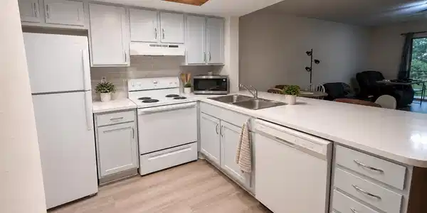 Image 2: Kitchen