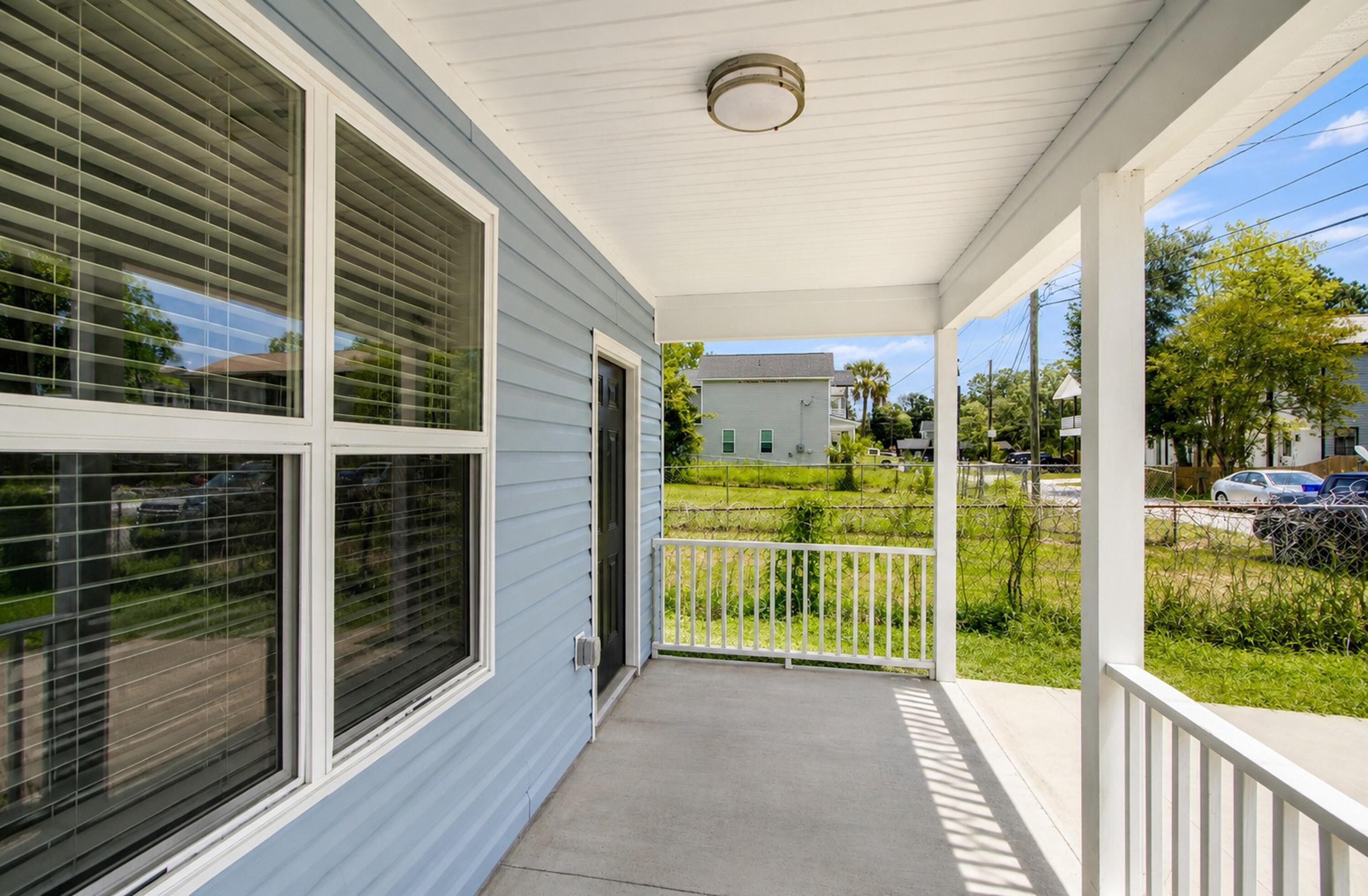 Image 4: 2044 Echo Avene