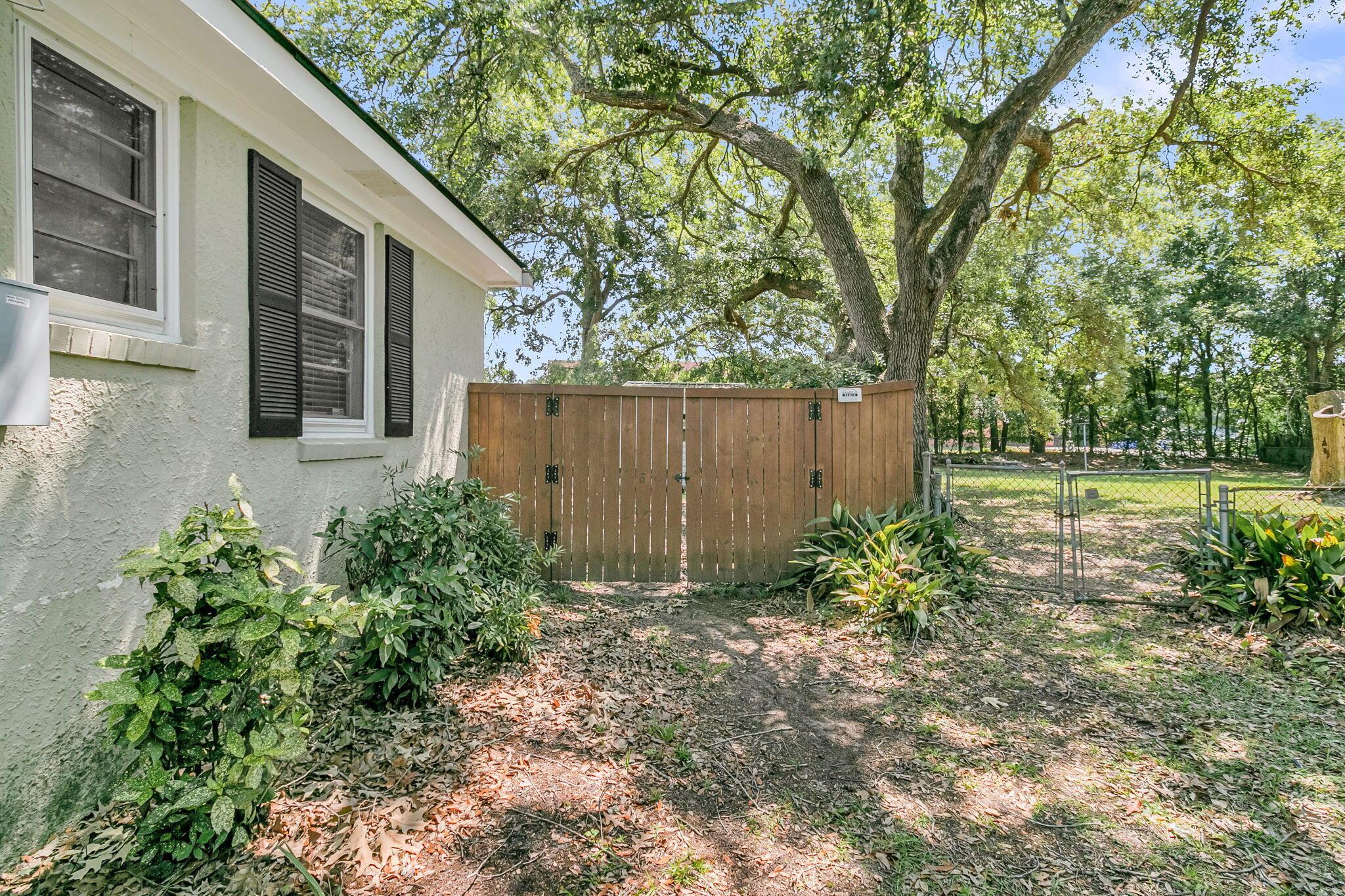 Image 2: CREM - 934 Yorktown Dr-28