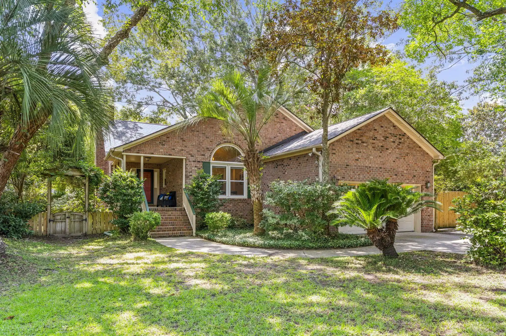 Image 1: 48-web-or-mls-DSC09781