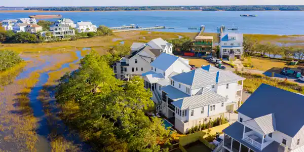 Image 2: 1205WaterViewLane-KeenEyeMarketing-6