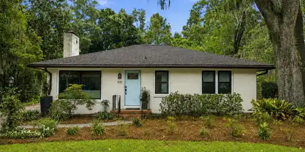 Image 2: Front