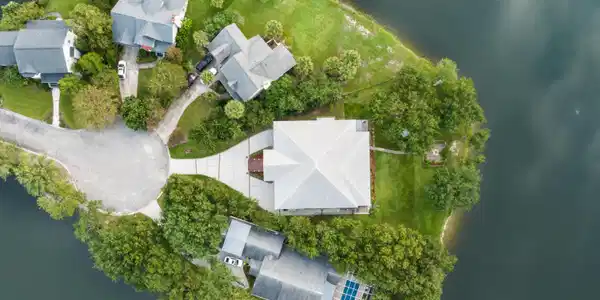 Image 2: Lakefront Custom Home