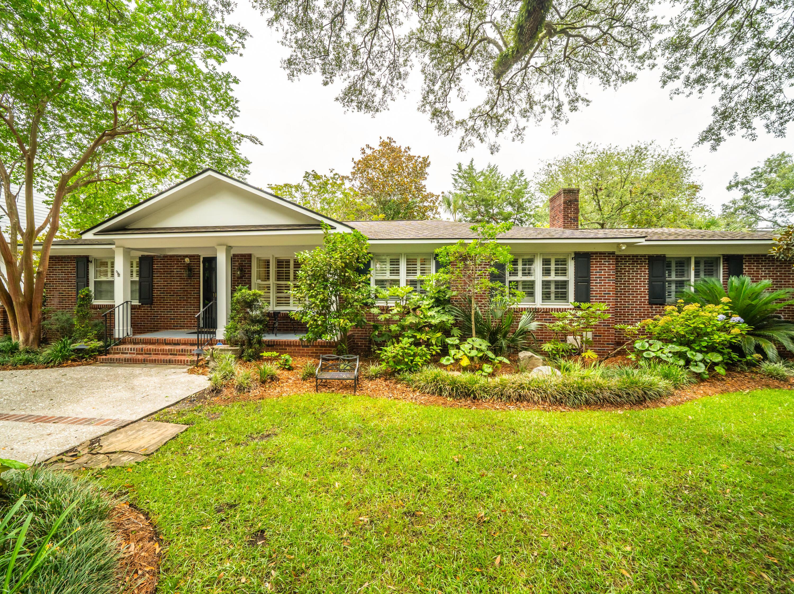 Image 2: 114LiveOakDr-KeenEyeMarketing-005