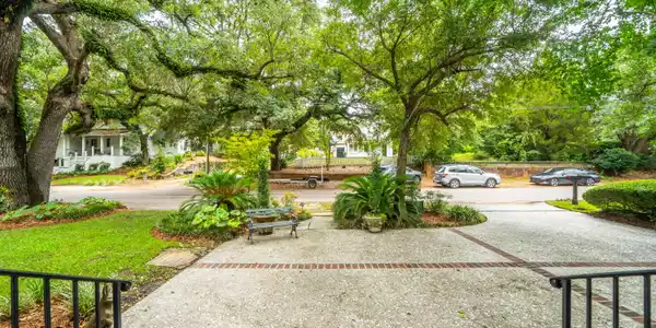 Image 4: 114LiveOakDr-KeenEyeMarketing-008