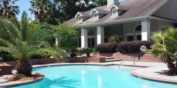 700 Daniel Ellis Drive