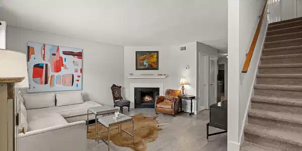 1004 Monticello Dr