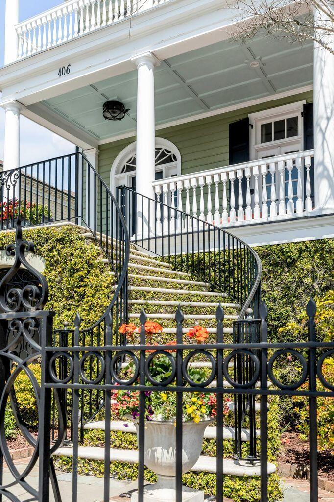 Image 2: Front Entry