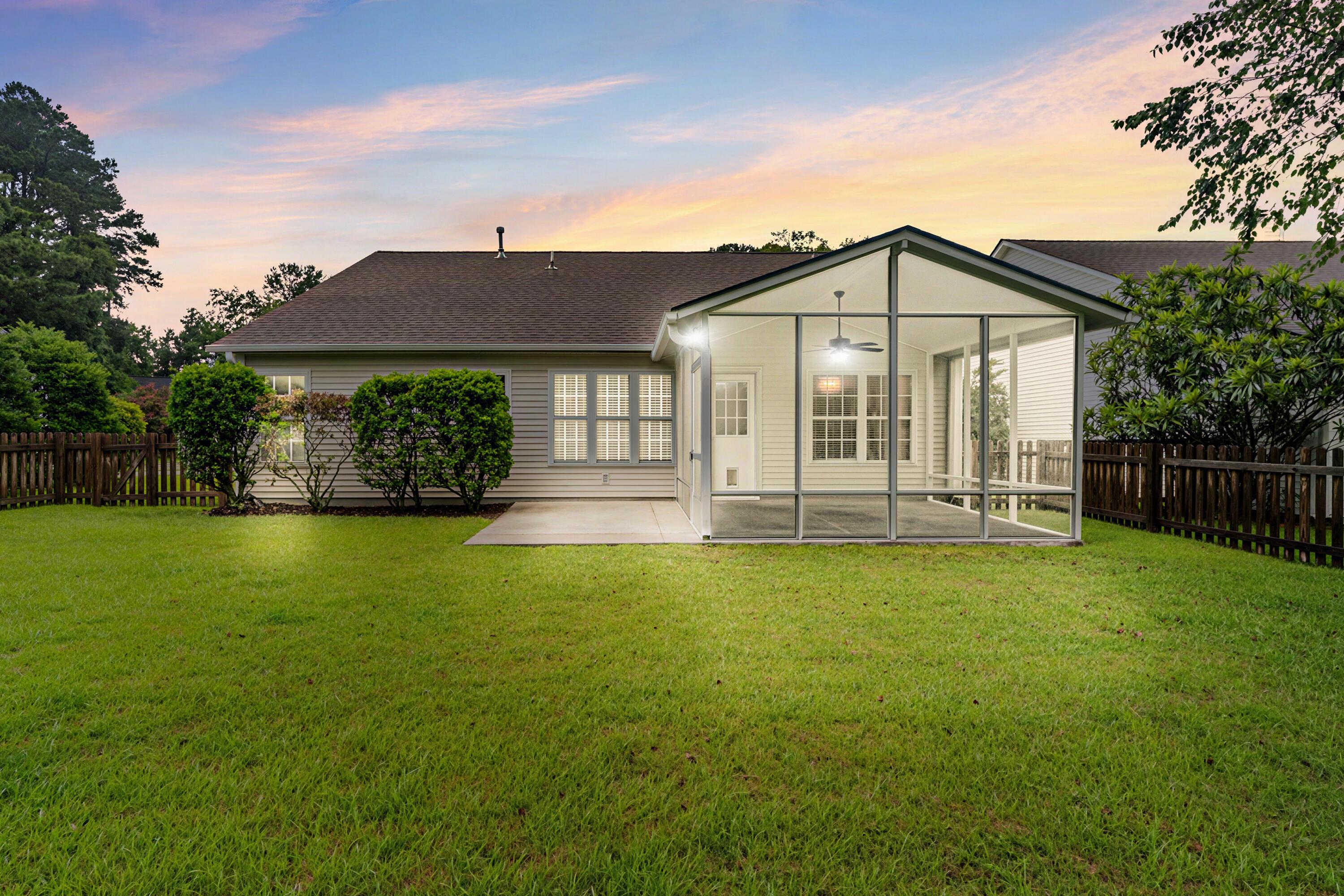 Image 2: 1417 Wellesley Cir-39