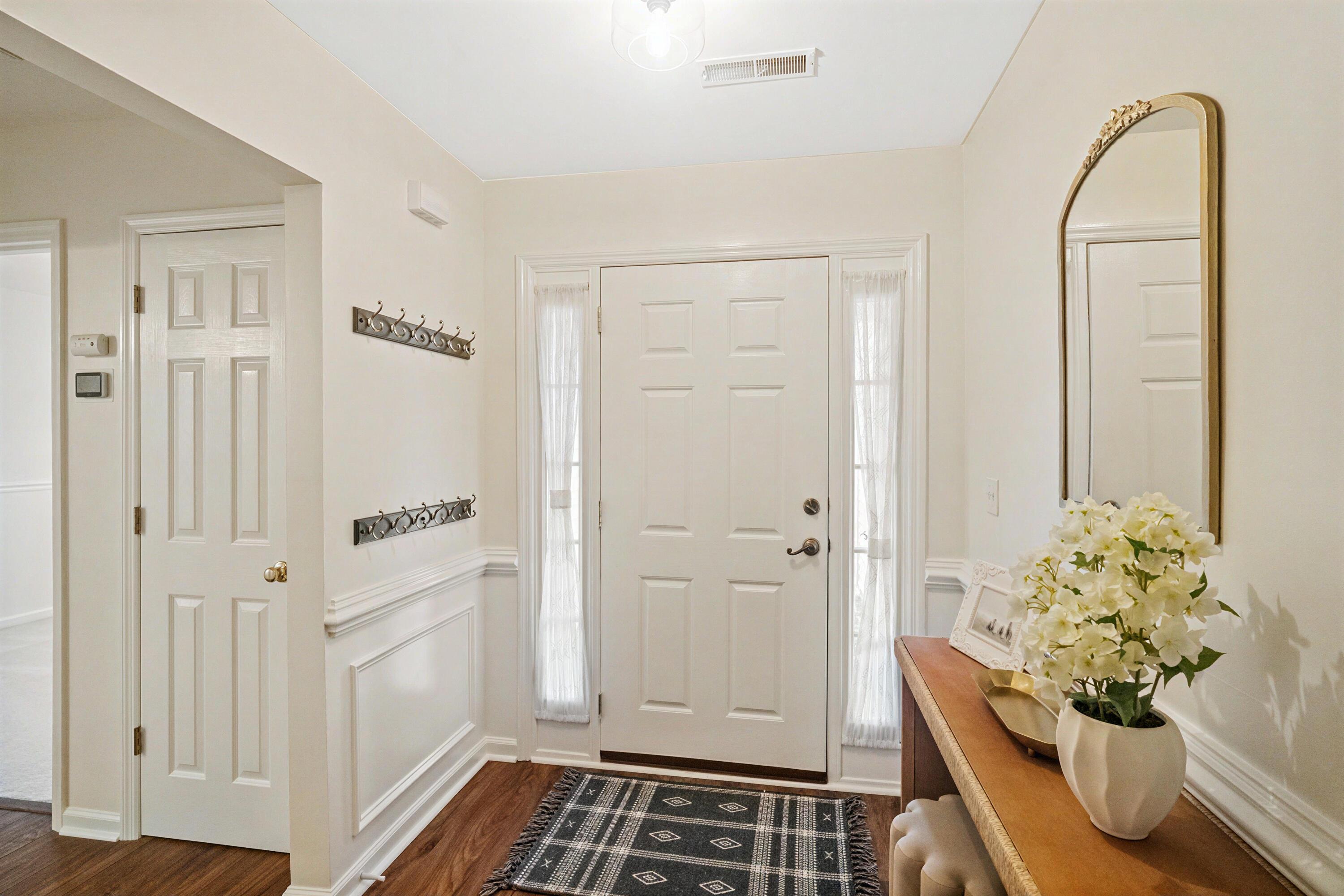 Image 4: 1417 Wellesley Cir-8