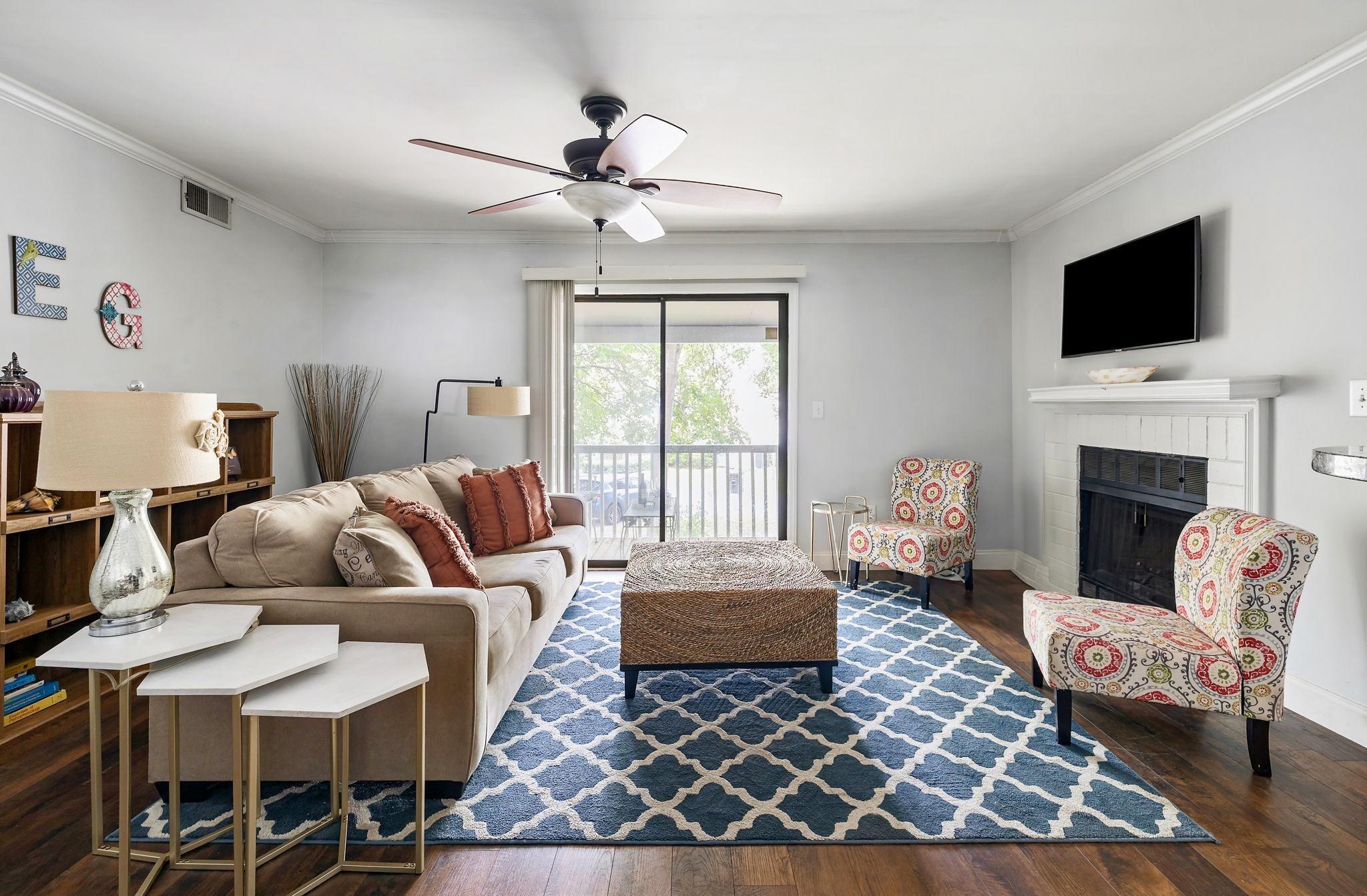 Image 2: Family Room