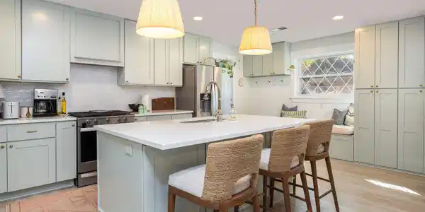 Image 2: Kitchen