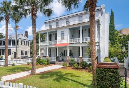 52 Laurens Street