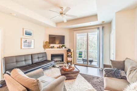 60 Fenwick Hall Allee