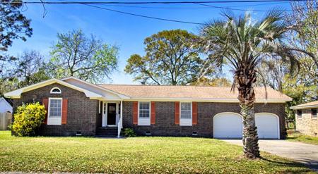 1198 Oakcrest Drive