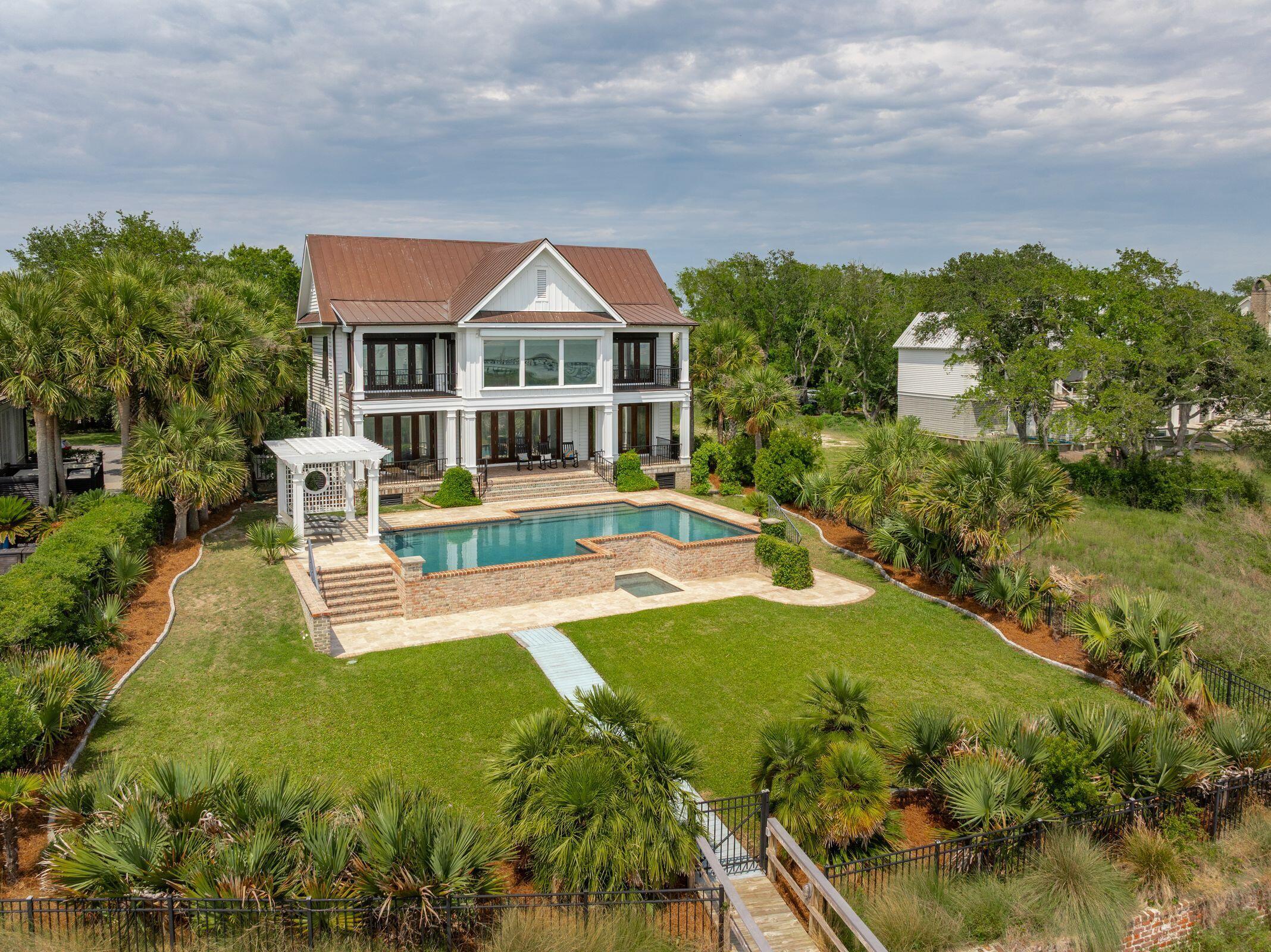 Image 1: 104BeachSt-KeenEyeMarketing-117