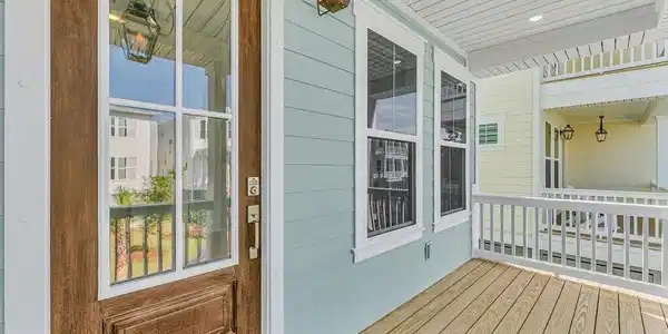 Image 3: Front Entrance 2