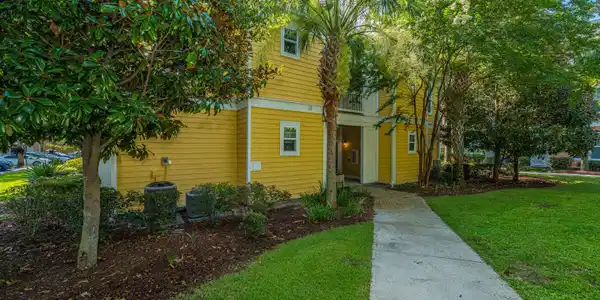 Image 3: 2128ChatelainWay005