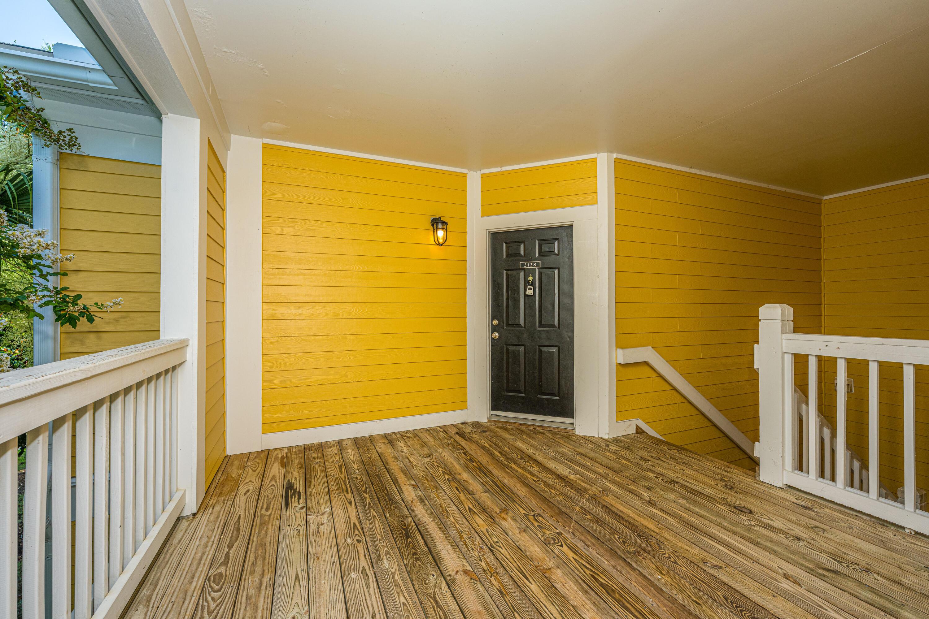 Image 4: 2128ChatelainWay006
