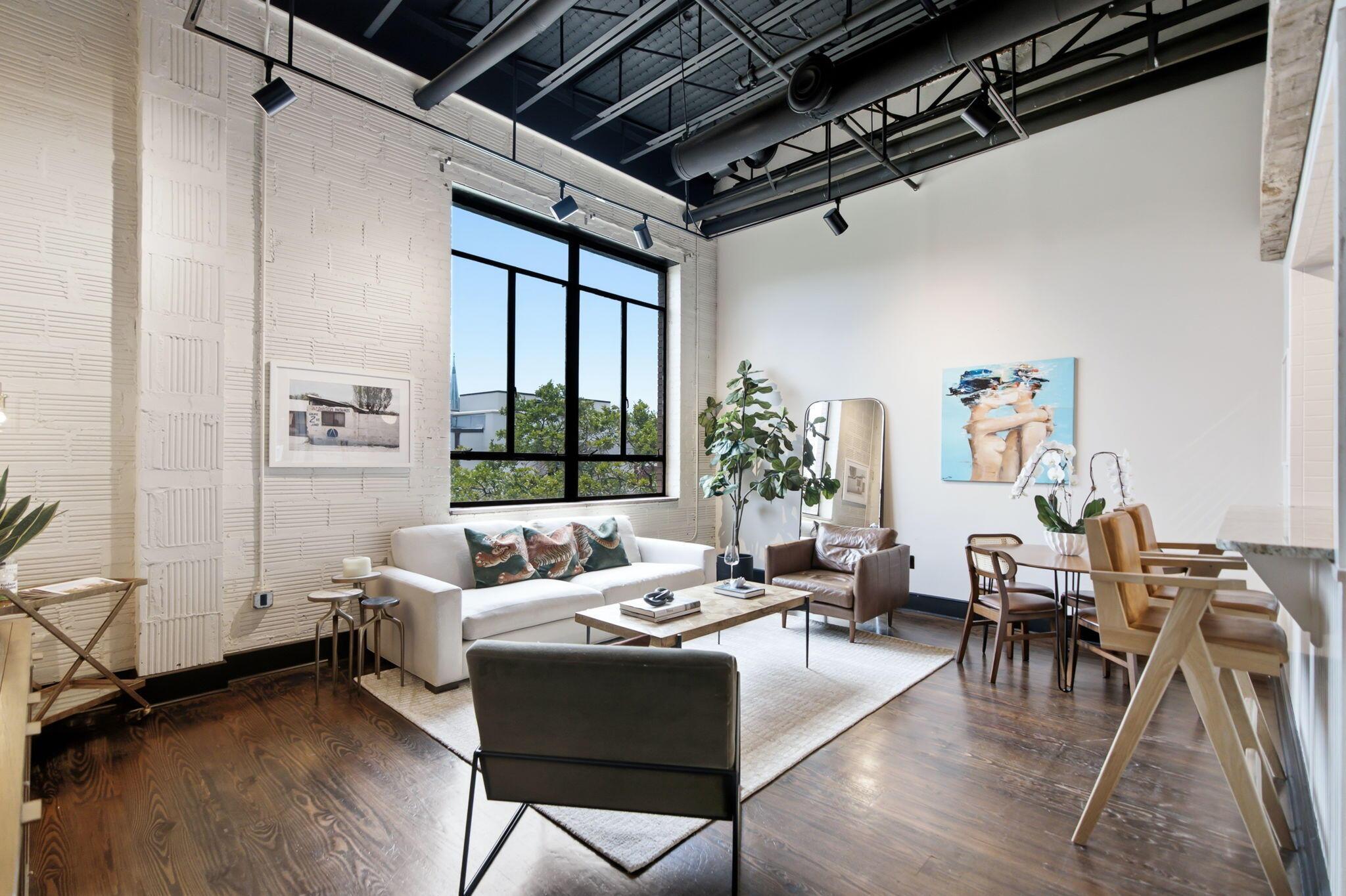 Image 1: Living Room