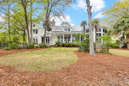 390 Distant Island Drive
