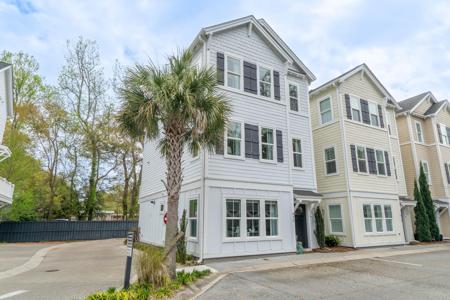 975 Warrick Oaks Lane