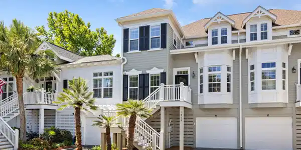 1908 English Ivy Court