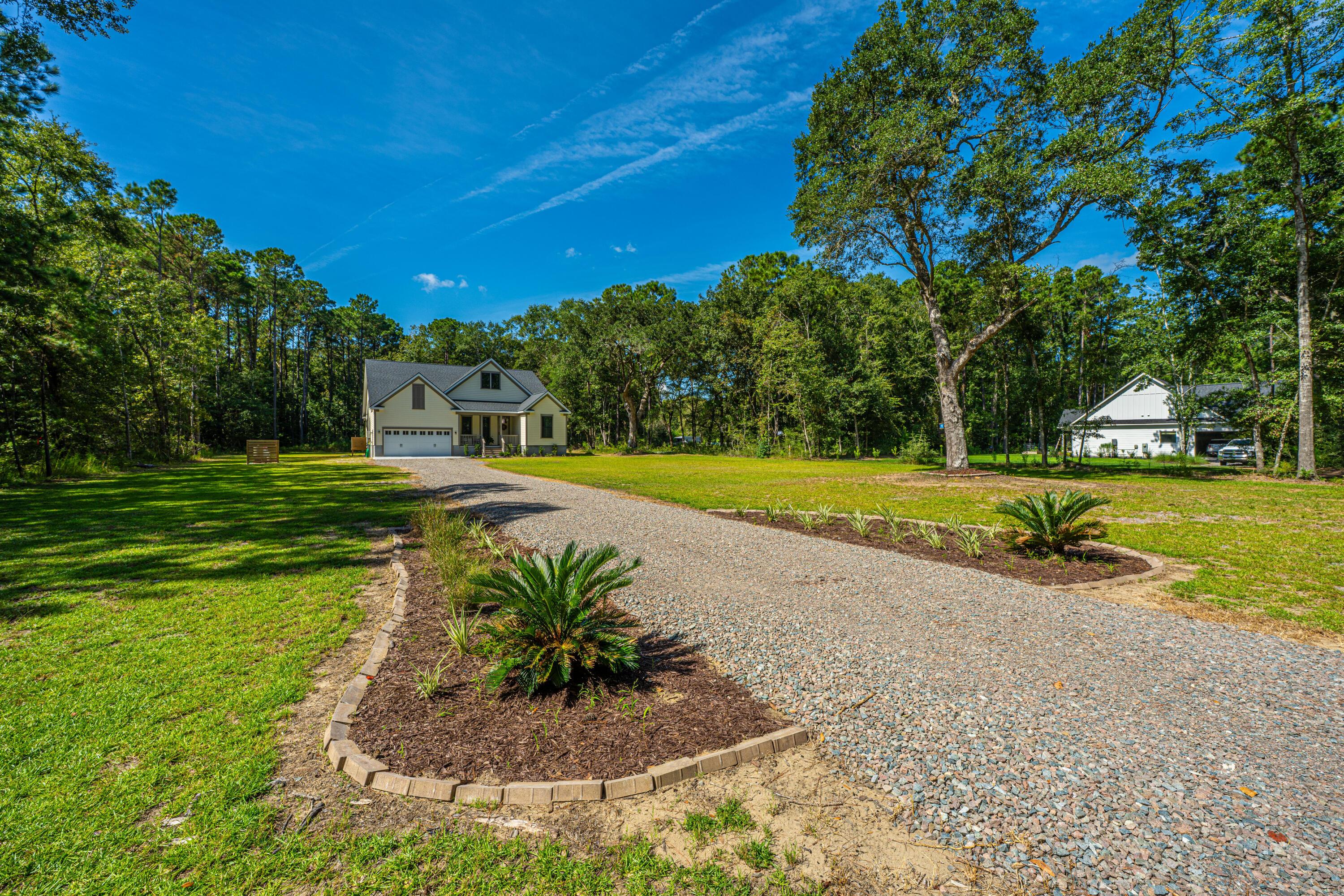 Image 3: 873GrannysLane003