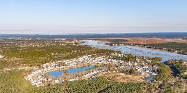 Image 3: The Preserve with Bolden Lake and Wando