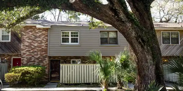 207 Saint Charles Court