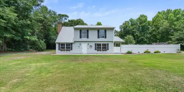 Image 2: 02-4339 Pinewood Cir