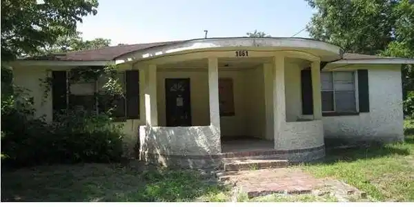 1061 Greenhill Road
