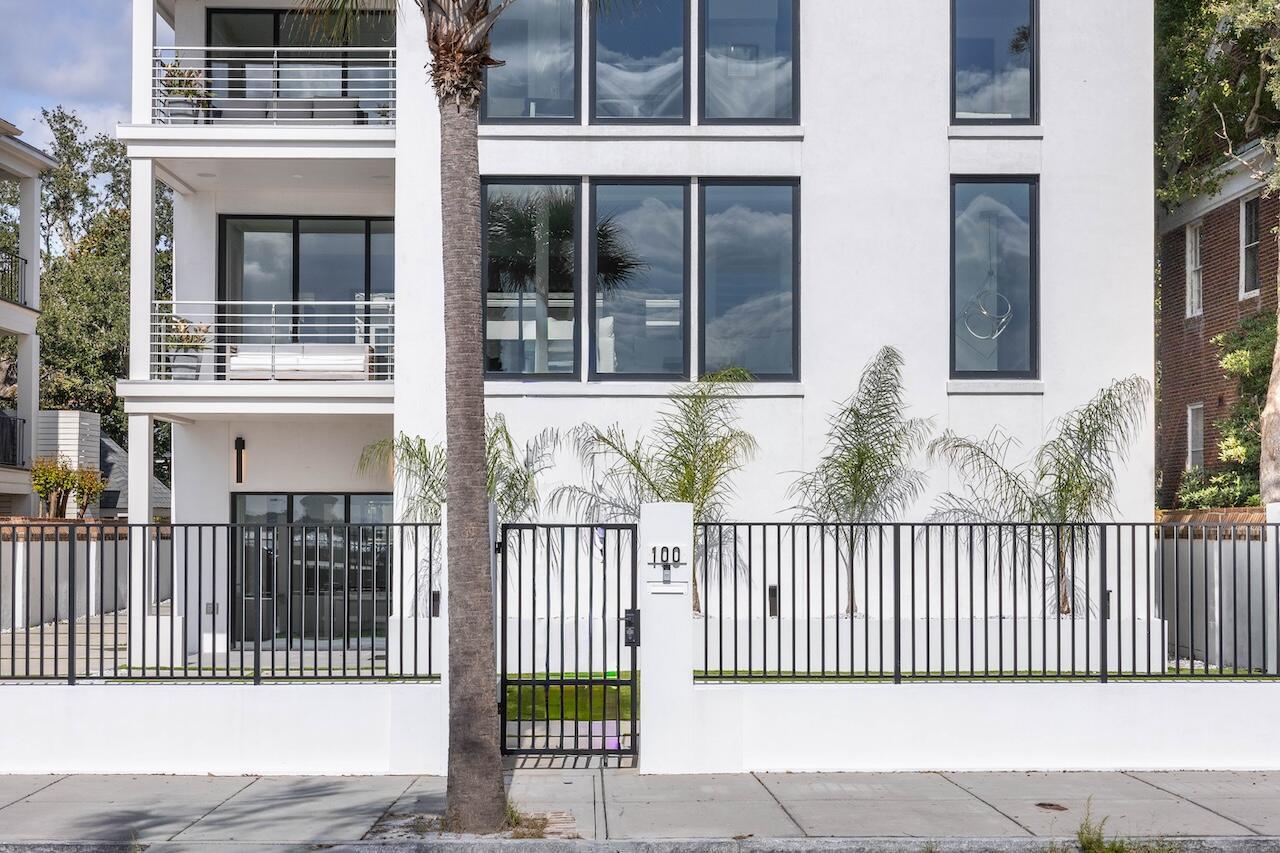 Image 4: Front Exterior