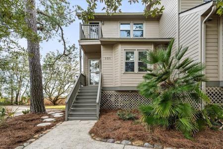 101 River Breeze Drive