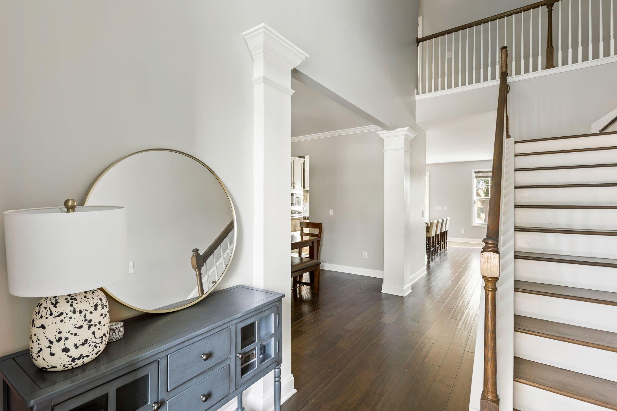 Image 3: Foyer