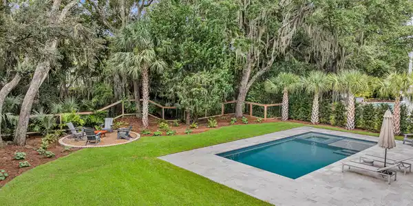 Image 3: CREM - 1644 Home Farm + Aerials-18