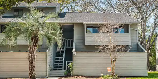 1138 Village Creek