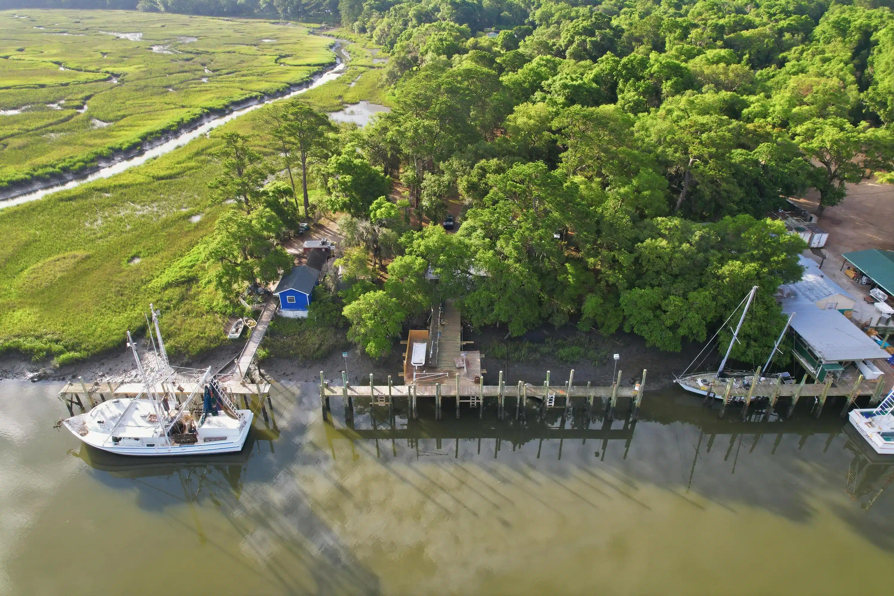 Image 1: 26 Hallmark is the Middle Dock
