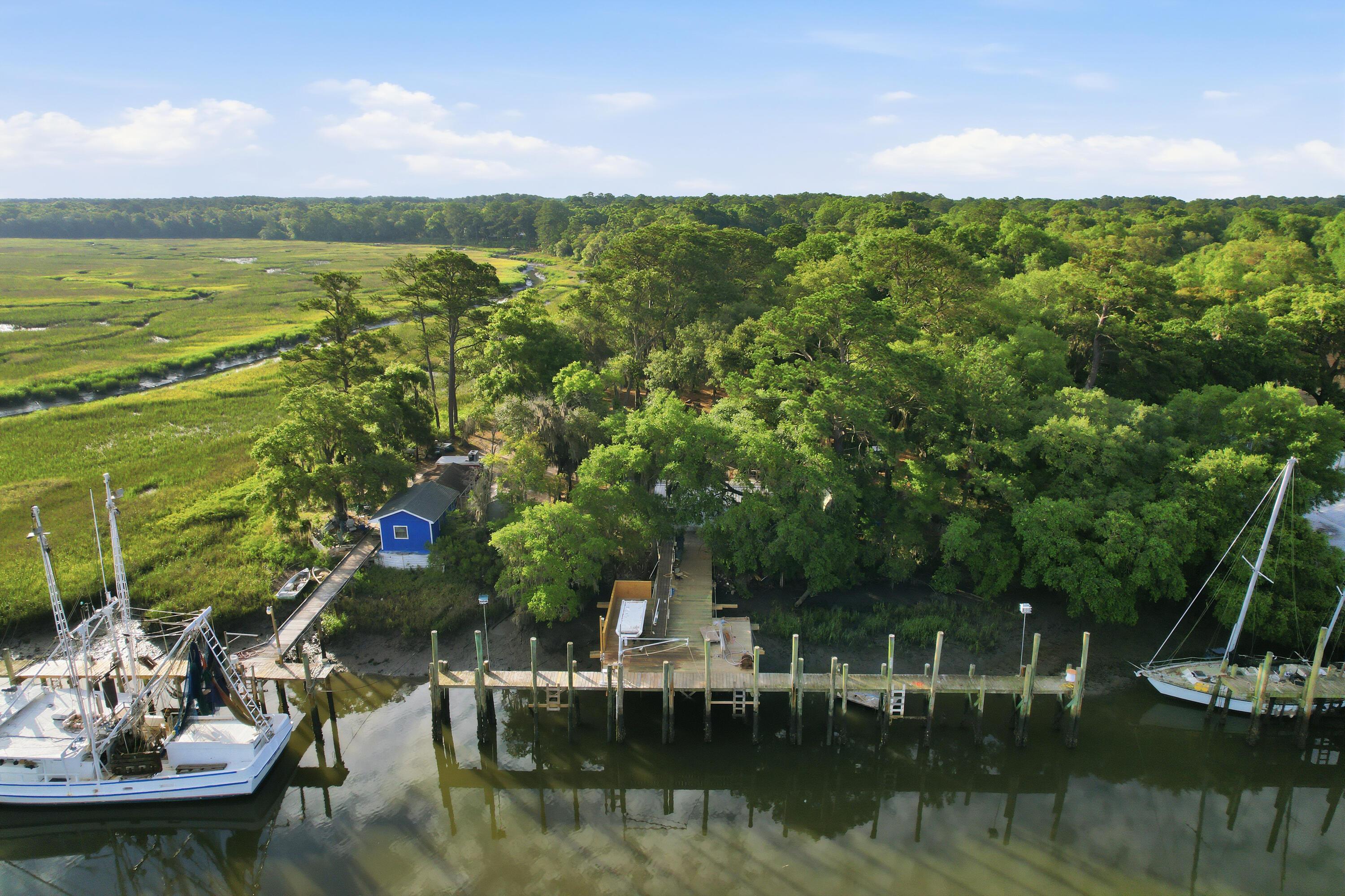 Image 2: Middle Dock